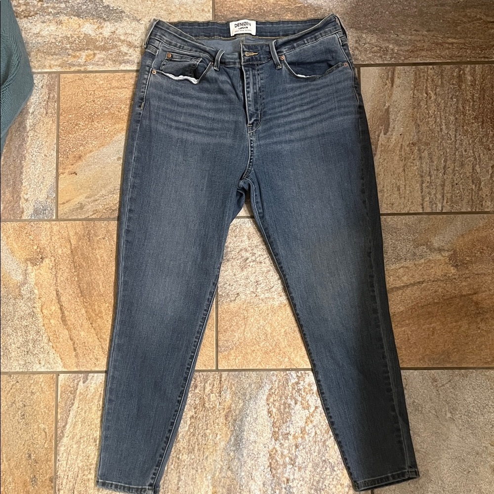 Women's Denizen Blue Jeans